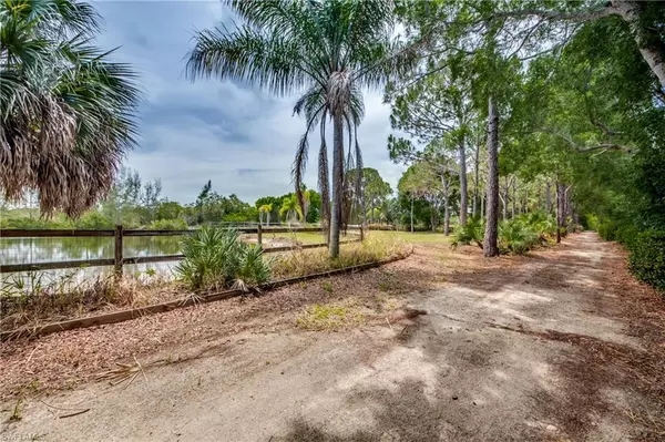 Bokeelia, FL 33922,5337 Pine Creek LN