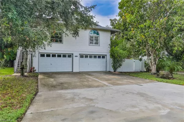 Fort Myers Beach, FL 33931,280 Nature View CT