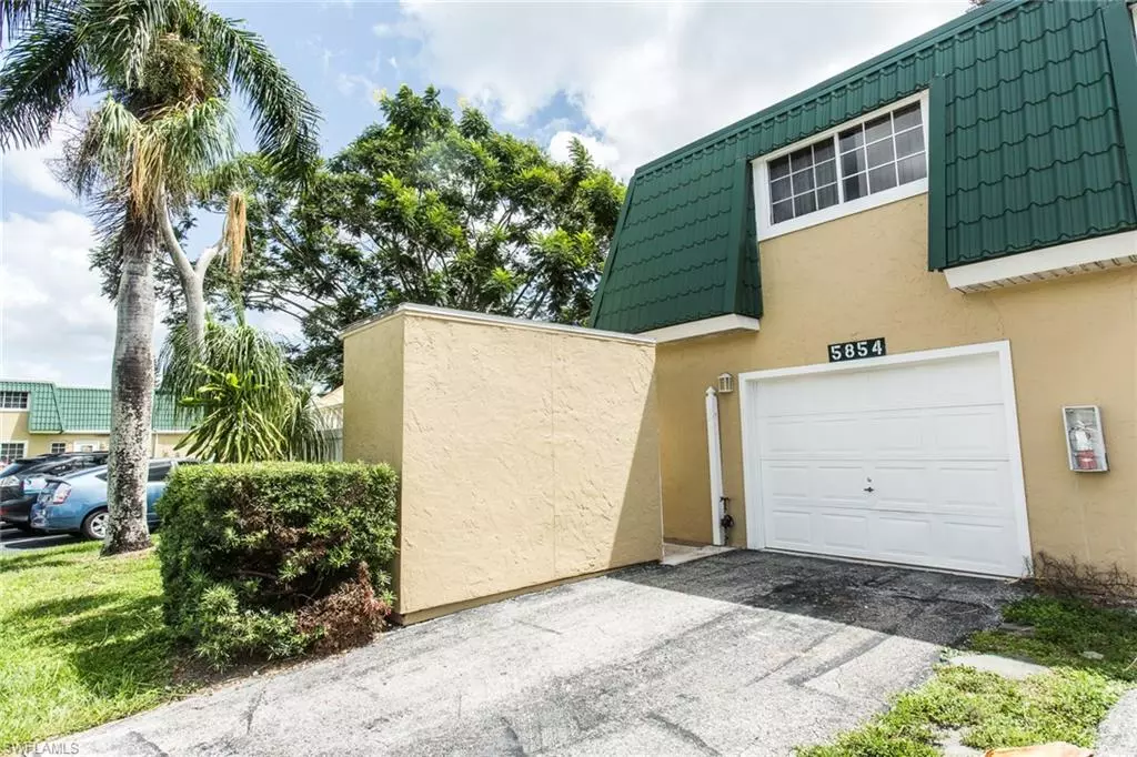 Fort Myers, FL 33919,5854 Whiting CT