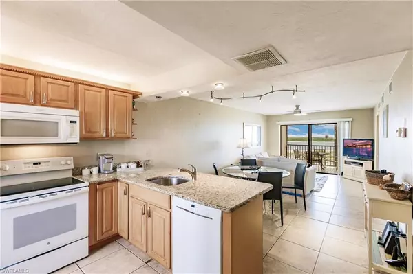 Fort Myers Beach, FL 33931,8350 Estero BLVD #523