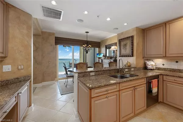 Marco Island, FL 34145,970 Cape Marco DR #1602