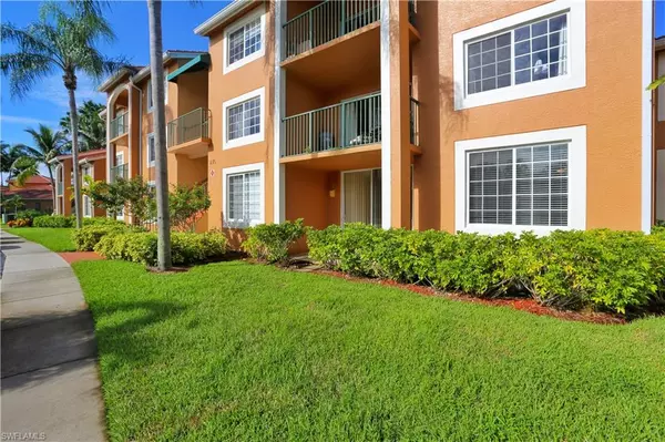 Naples, FL 34104,1275 Wildwood Lakes BLVD #2-105