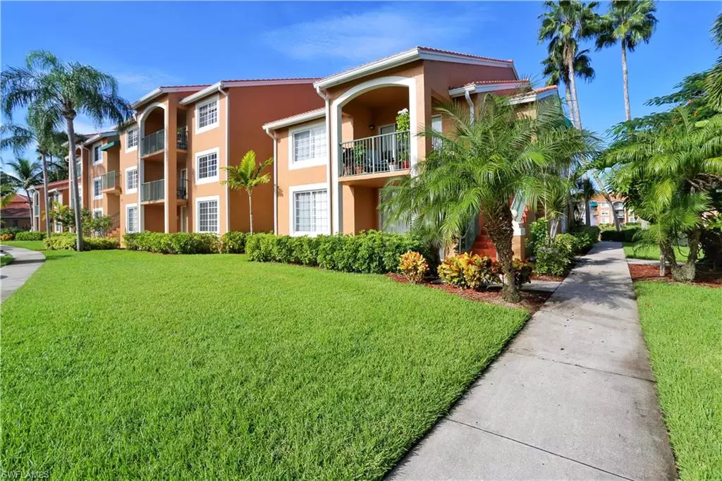 Naples, FL 34104,1275 Wildwood Lakes BLVD #2-105