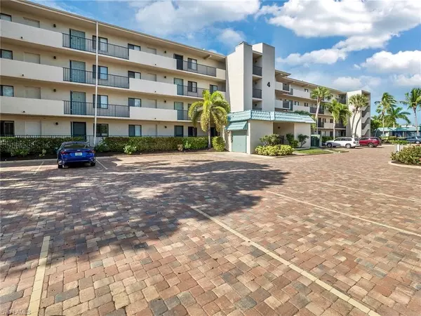 Sanibel, FL 33957,979 E Gulf DR #D422