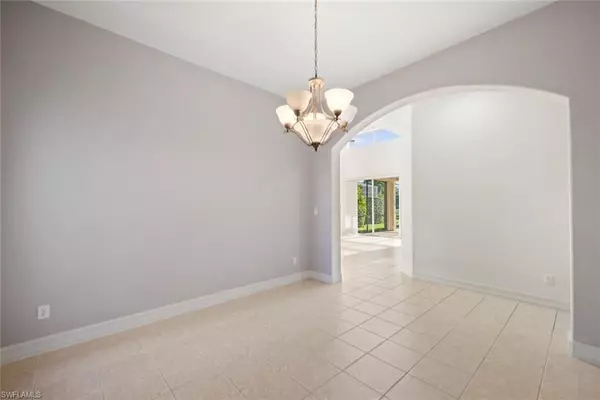 Naples, FL 34113,6096 DOGLEG DR