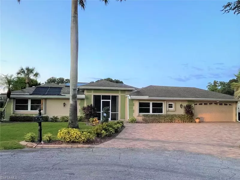 1808 Coral CIR, North Fort Myers, FL 33903