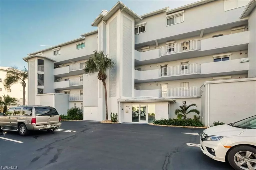 Fort Myers Beach, FL 33931,4531 Bay Beach LN #336