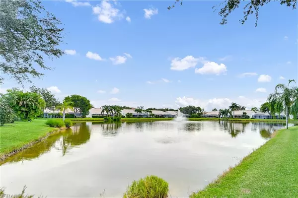 2138 Stacil CIR #10, Naples, FL 34109