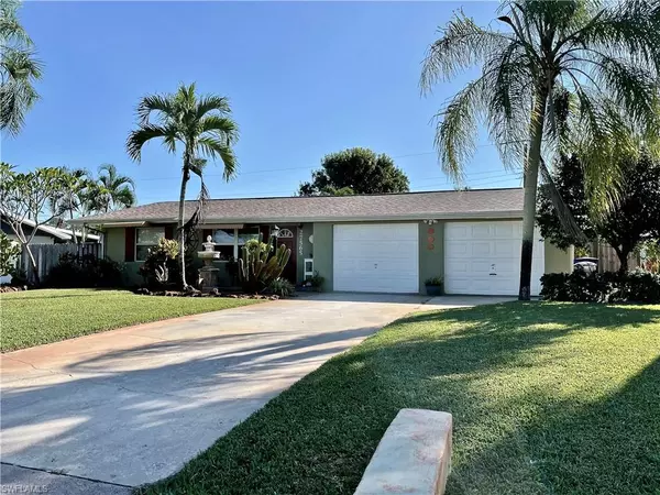 27565 Los Amigos LN, Bonita Springs, FL 34135