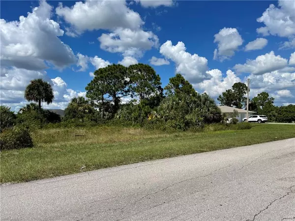 1122/1124 Eisenhower BLVD, Lehigh Acres, FL 33974