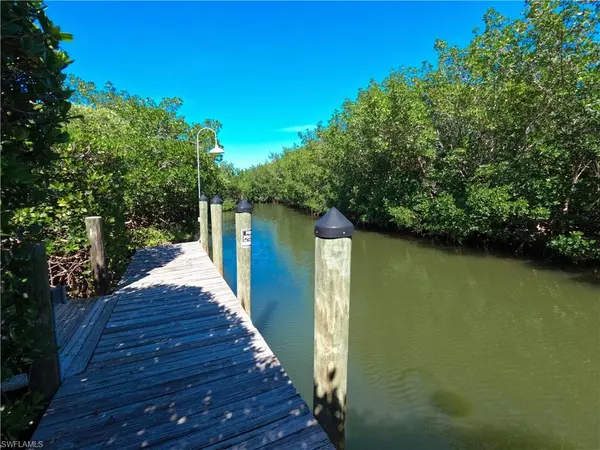 Upper Captiva, FL 33924,341 Spanish Gold LN