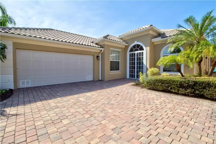 8015 Valentina CT, Naples, FL 34114