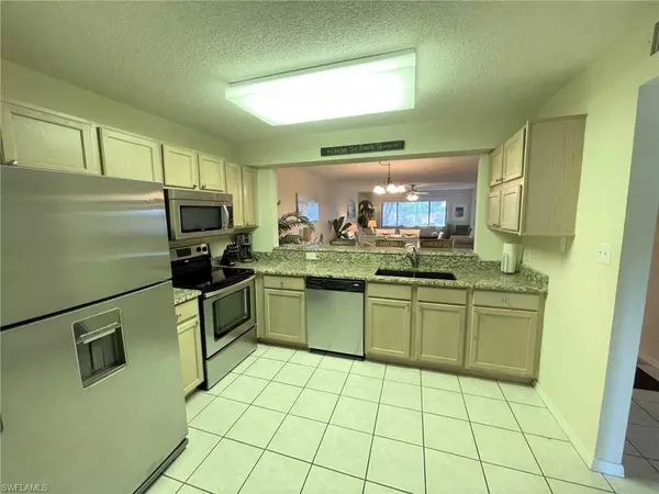 Fort Myers, FL 33919,9901 Sunset Cove LN #226