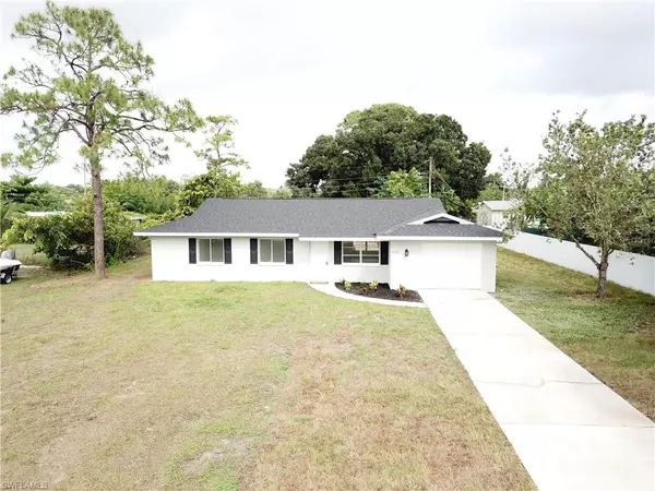 403 E Cleveland LN, Lehigh Acres, FL 33936