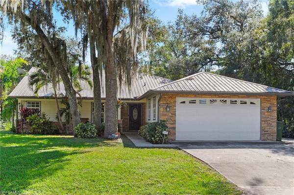 495 4th AVE, Labelle, FL 33935