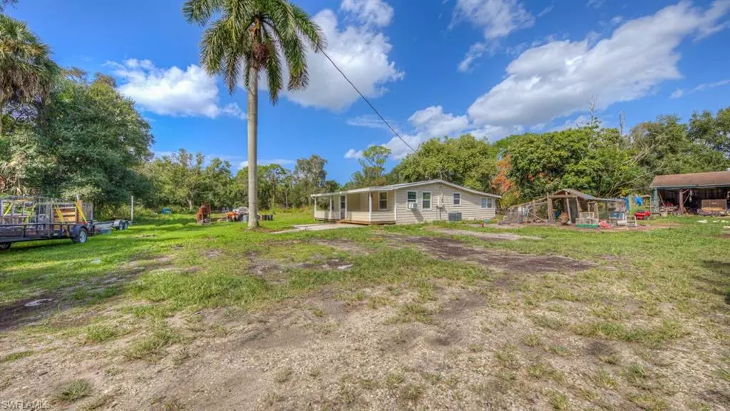 2757 Garden ST, North Fort Myers, FL 33917