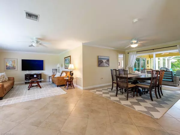 Sanibel, FL 33957,543 Boulder DR