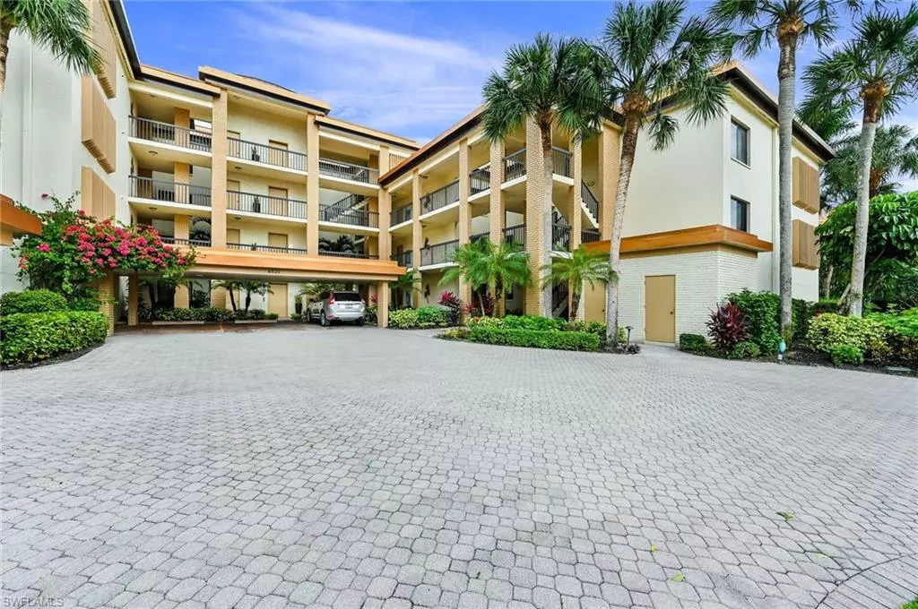 Naples, FL 34108,6820 Pelican Bay BLVD #112