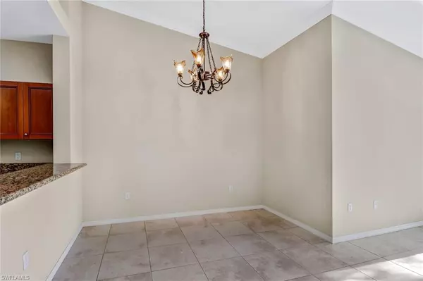 Estero, FL 33928,20320 Estero Gardens CIR #204