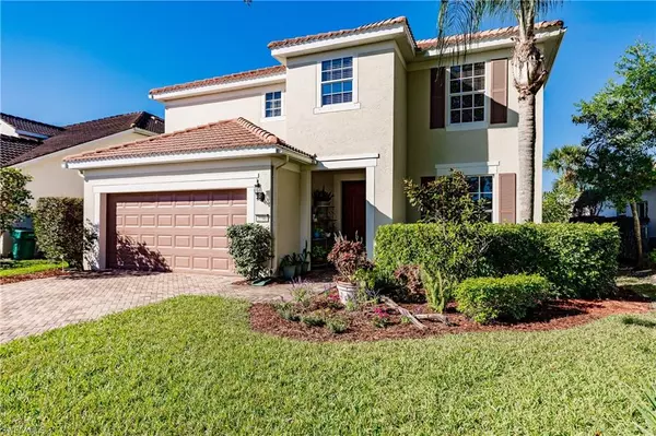 2096 Fairmont LN, Naples, FL 34120