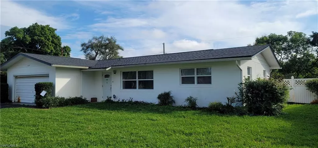 8 Broadway CIR, Fort Myers, FL 33901