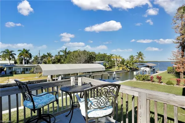 Fort Myers Beach, FL 33931,269 Driftwood LN