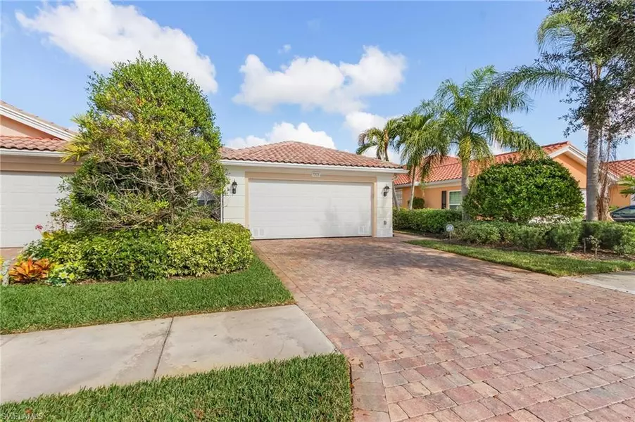 7523 Novara CT, Naples, FL 34114