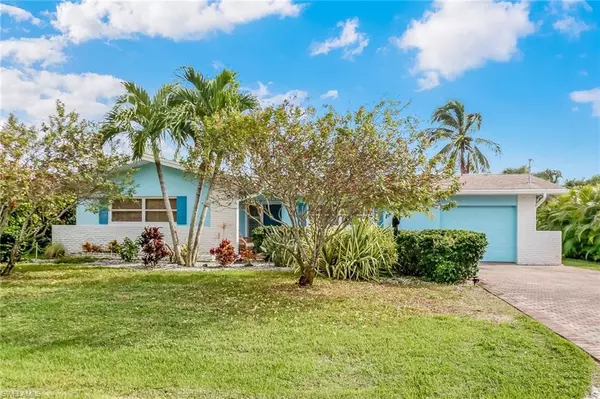 Fort Myers Beach, FL 33931,444 Washington CT