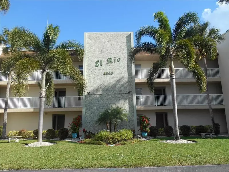 4840 Golf Club CT #4, North Fort Myers, FL 33903