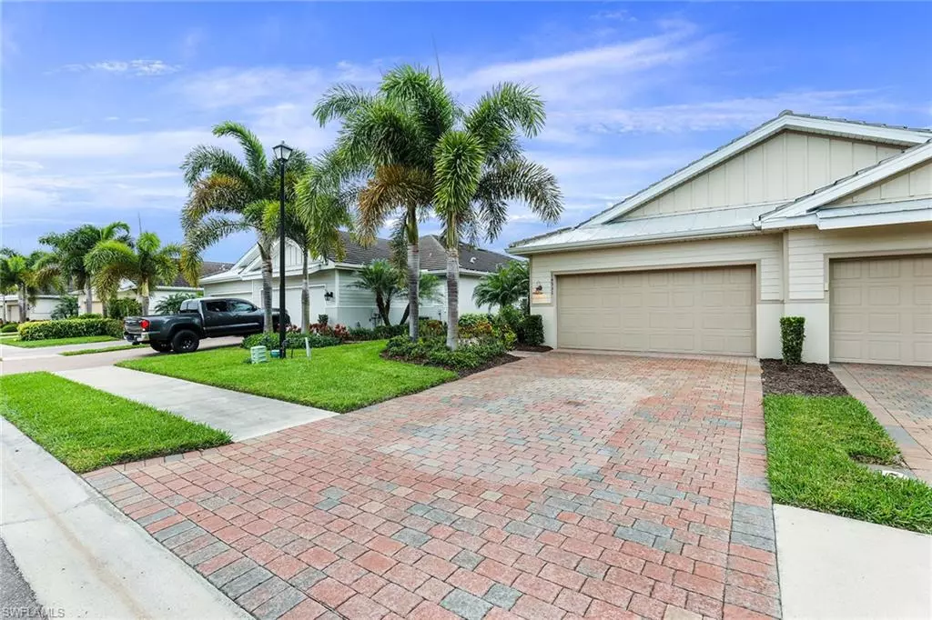 Naples, FL 34114,14931 Edgewater CIR