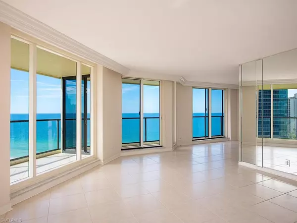 Naples, FL 34103,4901 Gulf Shore BLVD N #1104