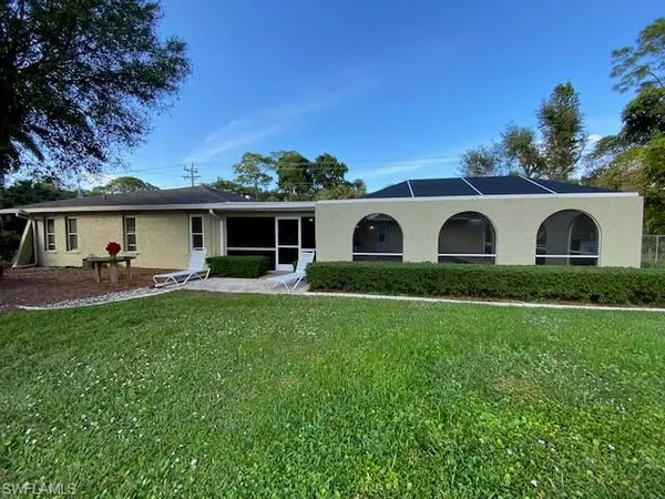 North Fort Myers, FL 33903,6835 Autumn CT