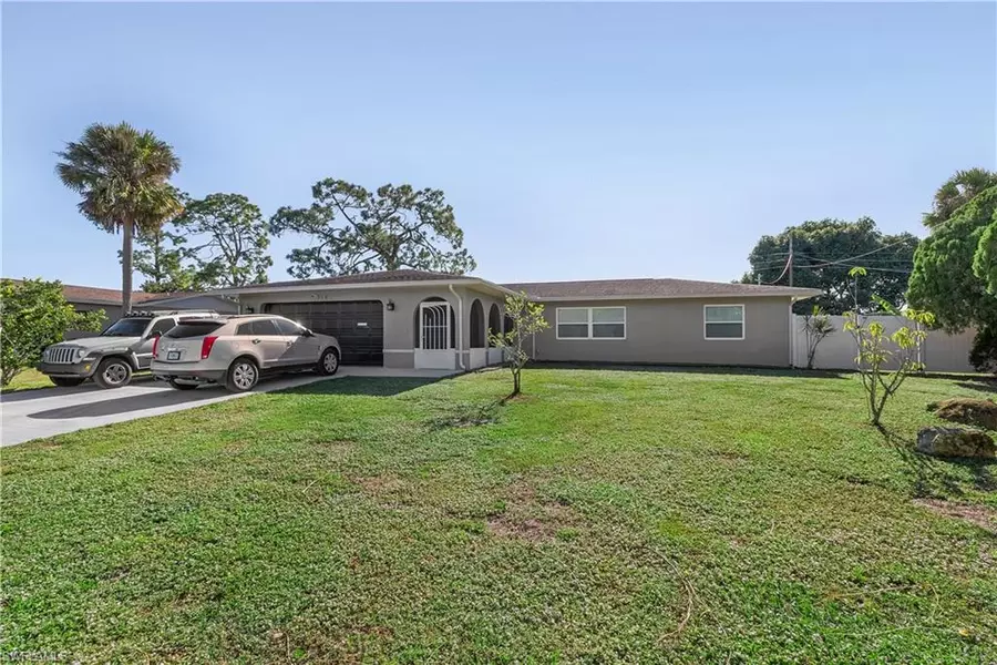 316 Dania ST, Lehigh Acres, FL 33936