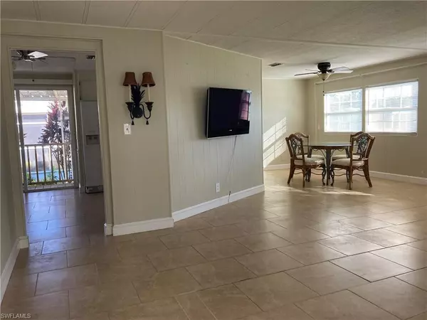 Naples, FL 34112,28 Le Mans DR