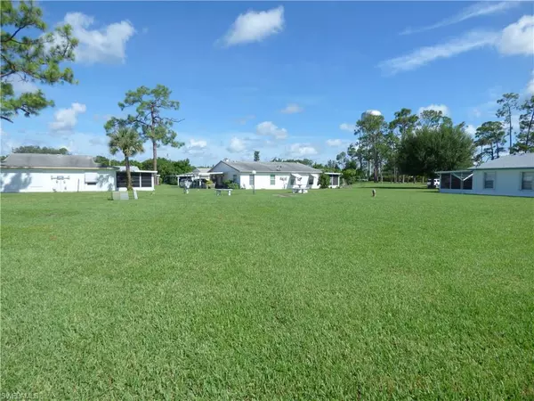 Lehigh Acres, FL 33936,43 Desert Candle CIR