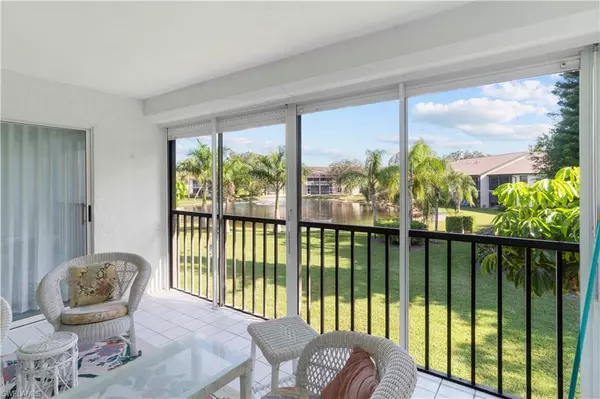 Naples, FL 34110,940 Palm View DR #216