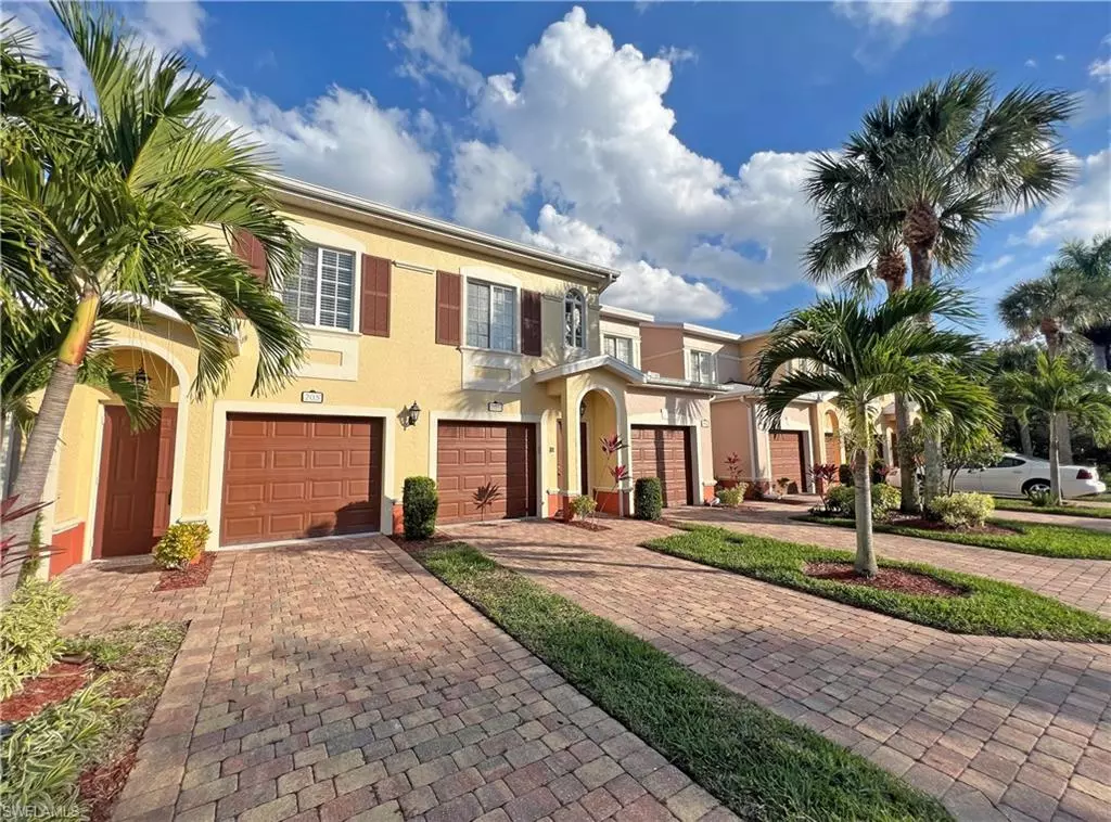 Estero, FL 33928,20260 Estero Gardens CIR #205