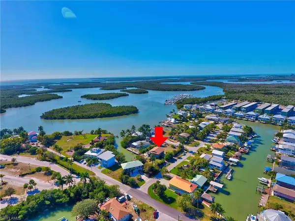 670 Palm AVE, Goodland, FL 34140