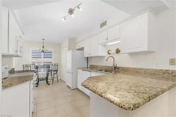 Bonita Springs, FL 34134,3961 Leeward Passage CT #101