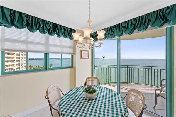 Marco Island, FL 34145,980 Cape Marco DR #804