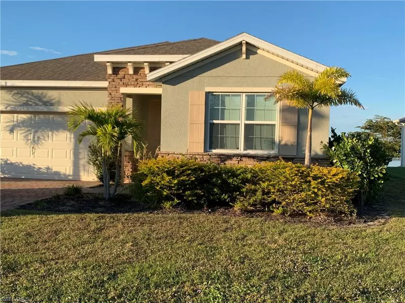 3132 Amadora CIR, Cape Coral, FL 33909