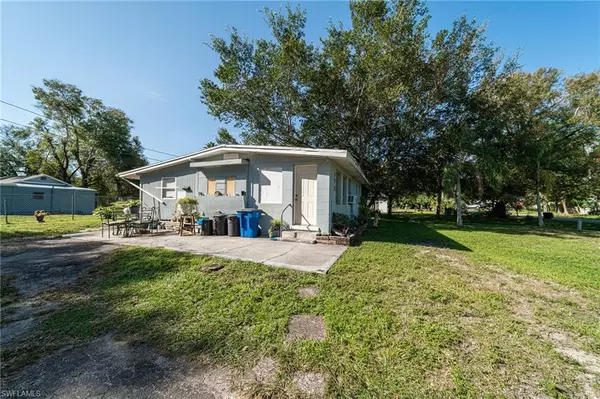 North Fort Myers, FL 33903,355 Sacramento ST