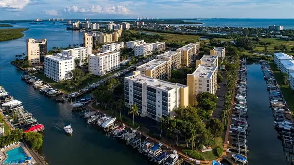 Fort Myers Beach, FL 33931,4451 Bay Beach LN #443