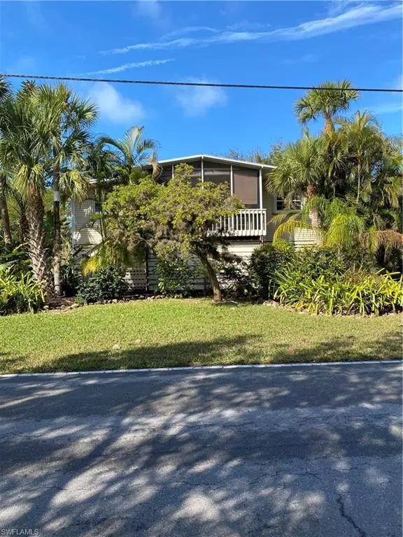 Sanibel, FL 33957,567 Rabbit RD