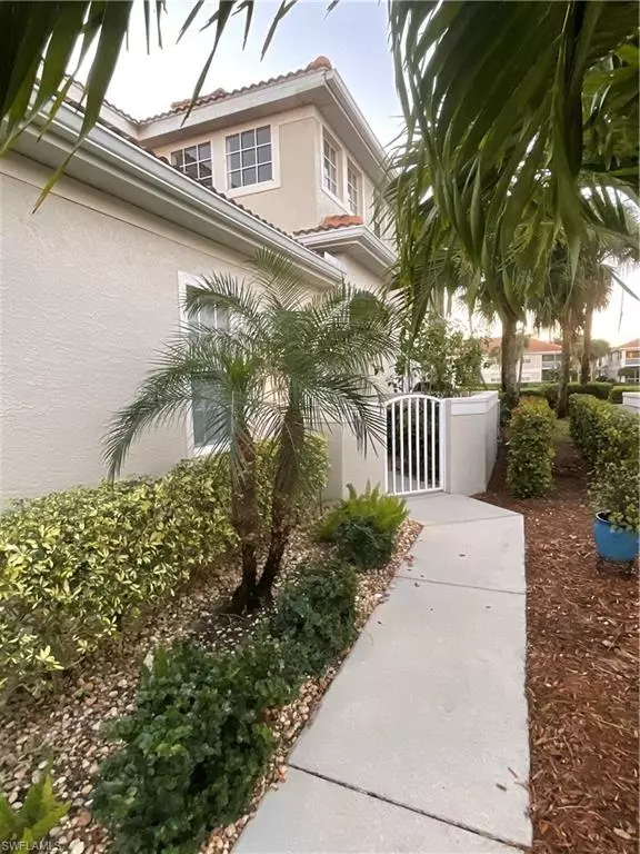 Naples, FL 34109,3077 Windsong CT #704