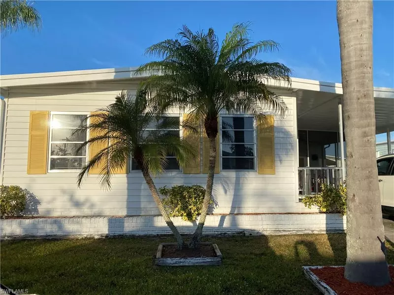 820 Peaceful DR, North Fort Myers, FL 33917