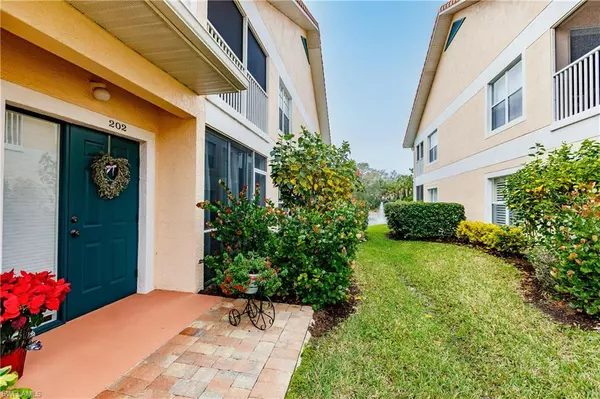 Naples, FL 34110,5360 Andover DR #202