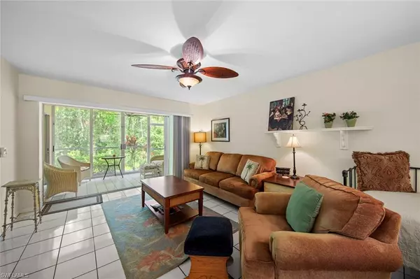 Naples, FL 34110,773 WIGGINS LAKE DR #2-105