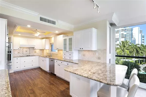 Naples, FL 34103,4031 Gulf Shore BLVD N #4D