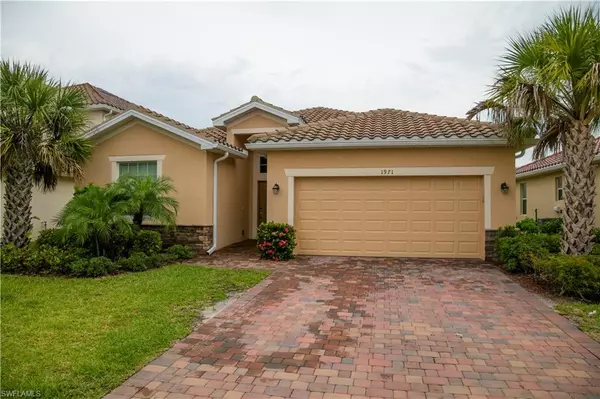 1971 Fairmont LN, Naples, FL 34120